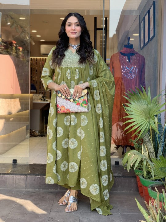 Green Anarkali Kurta And Pant Set With Dupatta
