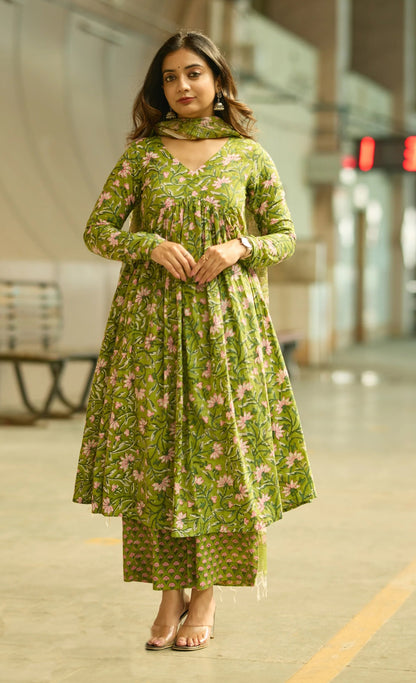 Green Anarkali Kurta And Pant Set With Dupatta