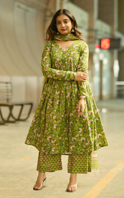 Green Anarkali Kurta And Pant Set With Dupatta
